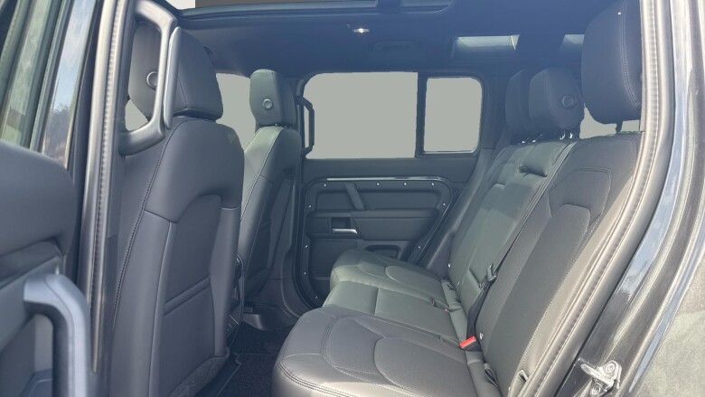 Land Rover Defender 3.0 D250 X-Dynamic SE 110 5dr Auto Diesel Estate